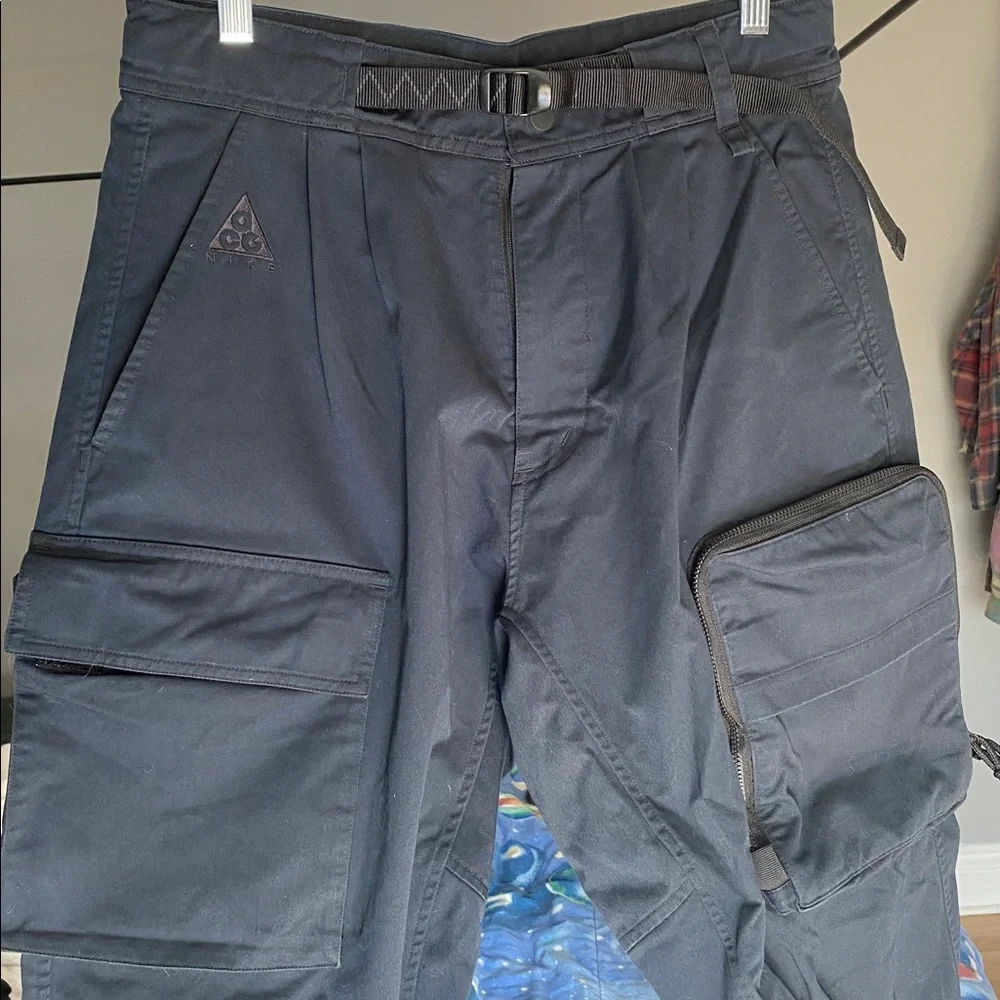 Nike ACG Men's Black Tactical Cargo Pants - Picture 1 of 5